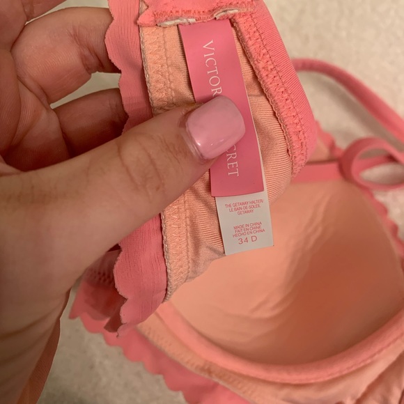 Size 34D VS swim top - Picture 3 of 3